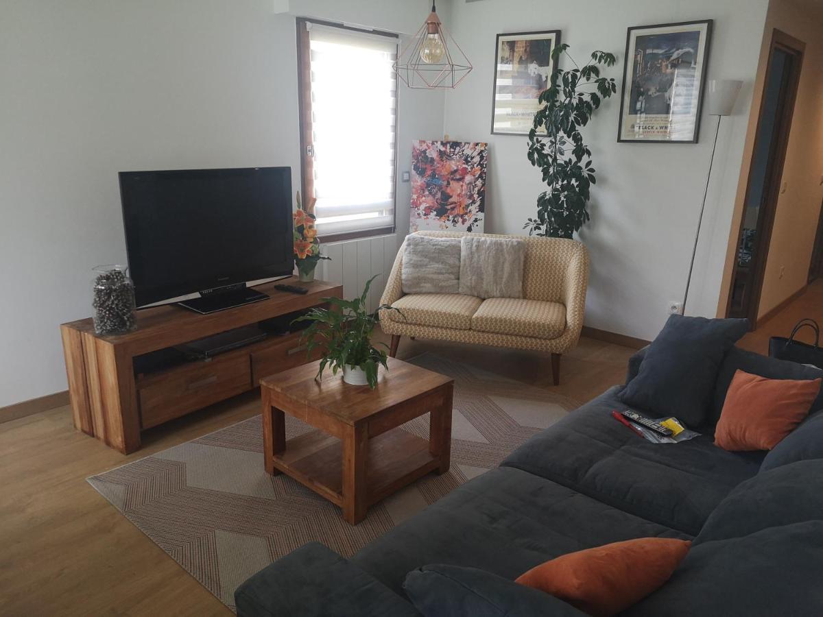 Appartement Meuble Tout Confort Scionzier Exterior foto